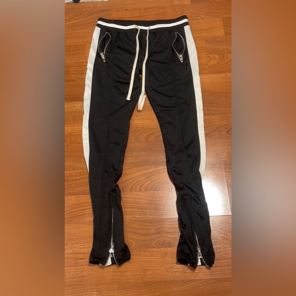 MNML Men’s Joggers Medium
